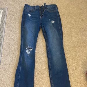 Hollister High Rise Super Skinny Jeans. Size 0R. Rips.